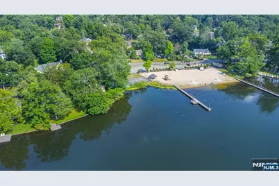 77 E Lake Drive, Wayne, NJ 07470 - Photo 35