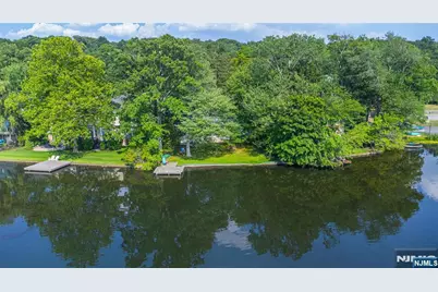 77 E Lake Drive, Wayne, NJ 07470 - Photo 33