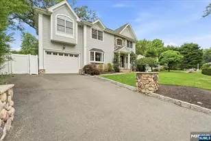 58 Mackay Ave, Waldwick, NJ 07463 - Photo 3
