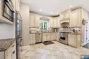 58 Mackay Ave, Waldwick, NJ 07463 - Photo 5