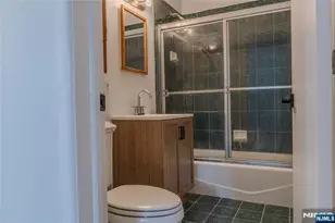 25 Lakeview Dr, Emerson, NJ 07630 - Photo 15