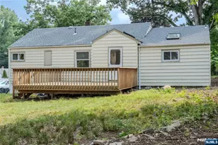 25 Lakeview Dr, Emerson, NJ 07630 - Photo 37