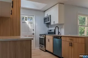25 Lakeview Dr, Emerson, NJ 07630 - Photo 7