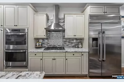 20 Masterson Court, Waldwick, NJ 07463 - Photo 5