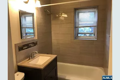 1575 Center Avenue 3E #3E, Fort Lee, NJ 07024 - Photo 5