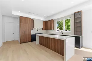 244 Washington Pl, Paramus, NJ 07652 - Photo 11