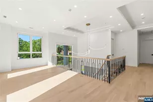 244 Washington Pl, Paramus, NJ 07652 - Photo 21