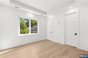 244 Washington Pl, Paramus, NJ 07652 - Photo 29