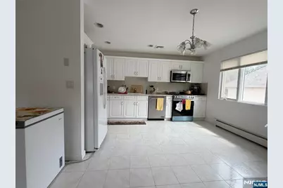 1604 John Street 2 #2, Fort Lee, NJ 07024 - Photo 3