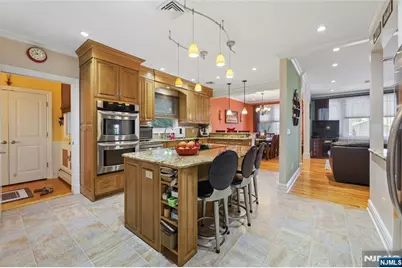 105 Kossuth Street, Wallington, NJ 07057 - Photo 3