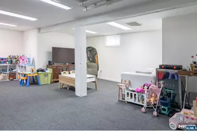 77 E Clinton Avenue, Bergenfield, NJ 07621 - Photo 27