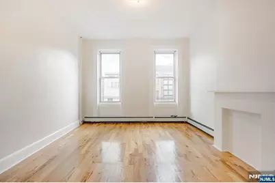 147 New York Avenue 2L #2L, Jersey City, NJ 07307 - Photo 5