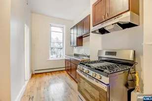 147 New York Ave 2L, Jersey City, NJ 07307 - Photo 19