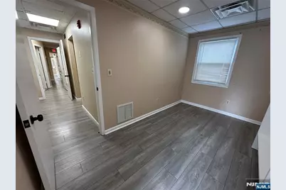 260 Ridge Road 1 #1, Lyndhurst Township, NJ 07071 - Photo 3