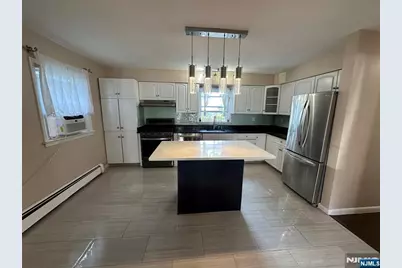 777 Oakwood Lane, Ridgefield, NJ 07657 - Photo 3