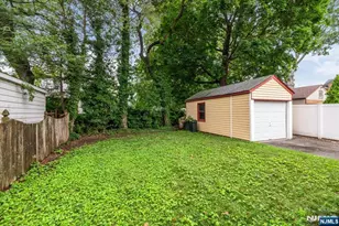 314 Mountain Wy, Rutherford, NJ 07070 - Photo 25