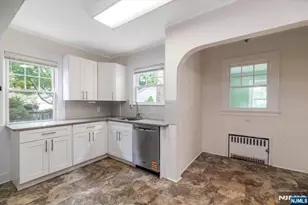 314 Mountain Wy, Rutherford, NJ 07070 - Photo 11