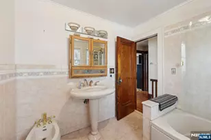 48 Marinus St, Rochelle Park Township, NJ 07662 - Photo 33