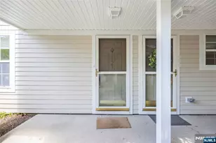 1123 Hyde Park Ct 1123, Mahwah, NJ 07430 - Photo 3