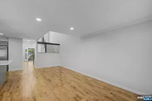 599 Apache Ct, Mahwah, NJ 07430 - Photo 5