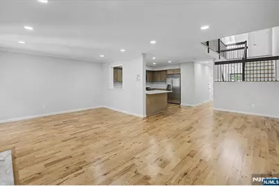 599 Apache Court, Mahwah, NJ 07430 - Photo 3