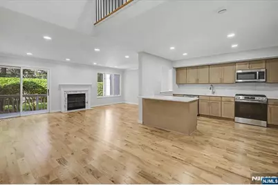 599 Apache Court, Mahwah, NJ 07430 - Photo 7