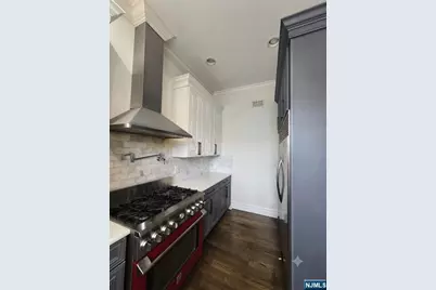 105 8th Street, Bayonne, NJ 07002 - Photo 9
