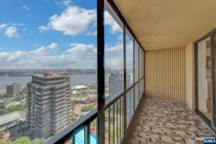 200 Winston 1912, Cliffside Park, NJ 07010 - Photo 19