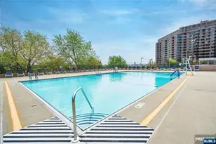 200 Winston 1912, Cliffside Park, NJ 07010 - Photo 25