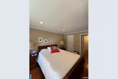 303 Ellery Court 303 #303, Edgewater, NJ 07020 - Photo 9