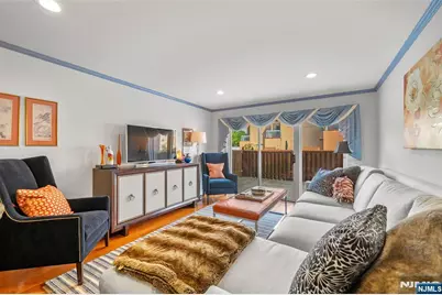 303 Ellery Court 303 #303, Edgewater, NJ 07020 - Photo 7