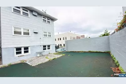 9104 3rd Avenue, North Bergen, NJ 07047 - Photo 21
