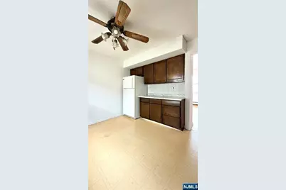 9104 3rd Avenue, North Bergen, NJ 07047 - Photo 17