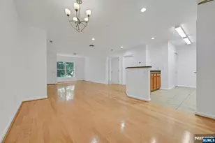 189 Forest 213, Paramus, NJ 07652 - Photo 3