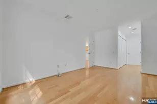 189 Forest 213, Paramus, NJ 07652 - Photo 11