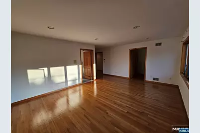 120 Johnson Avenue, Wallington, NJ 07057 - Photo 7