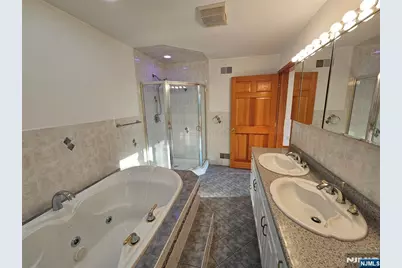 120 Johnson Avenue, Wallington, NJ 07057 - Photo 9