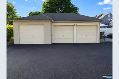 5 Madison Heights, Wyckoff Township, NJ 07481 - Photo 3