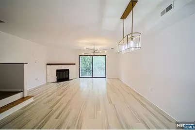 3 Whitman Court 1203 #1203, Teaneck Township, NJ 07666 - Photo 7