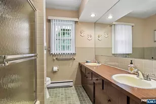 270 Midwood Rd, Paramus, NJ 07652 - Photo 11