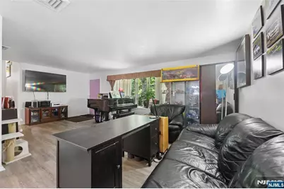 9 Smith Street, Closter, NJ 07624 - Photo 7