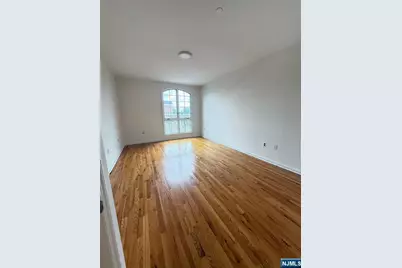 53 W Palisade Avenue 402 #402, Englewood, NJ 07631 - Photo 9