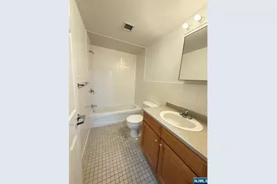 53 W Palisade Avenue 402 #402, Englewood, NJ 07631 - Photo 7