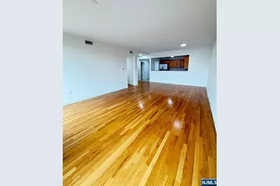 53 W Palisade Avenue 402 #402, Englewood, NJ 07631 - Photo 3