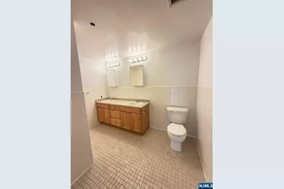 53 W Palisade Avenue 402 #402, Englewood, NJ 07631 - Photo 15