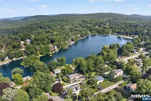53 Lakeview Dr, West Milford, NJ 07480 - Photo 3