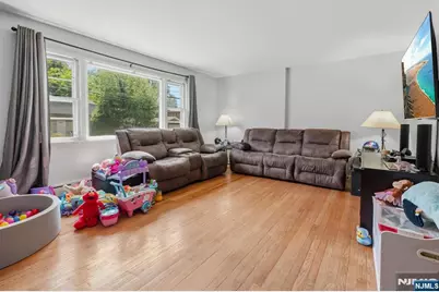 33 Prospect Street, Paramus, NJ 07652 - Photo 5