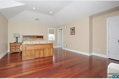 39 Burton Avenue, Hasbrouck Heights, NJ 07604 - Photo 35