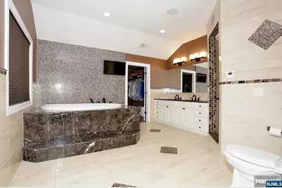 39 Burton Avenue, Hasbrouck Heights, NJ 07604 - Photo 29