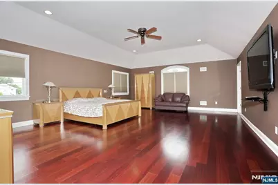39 Burton Avenue, Hasbrouck Heights, NJ 07604 - Photo 27